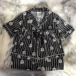 🖤🤍Forever 21 Black and White Mickey Mouse Pajama Set